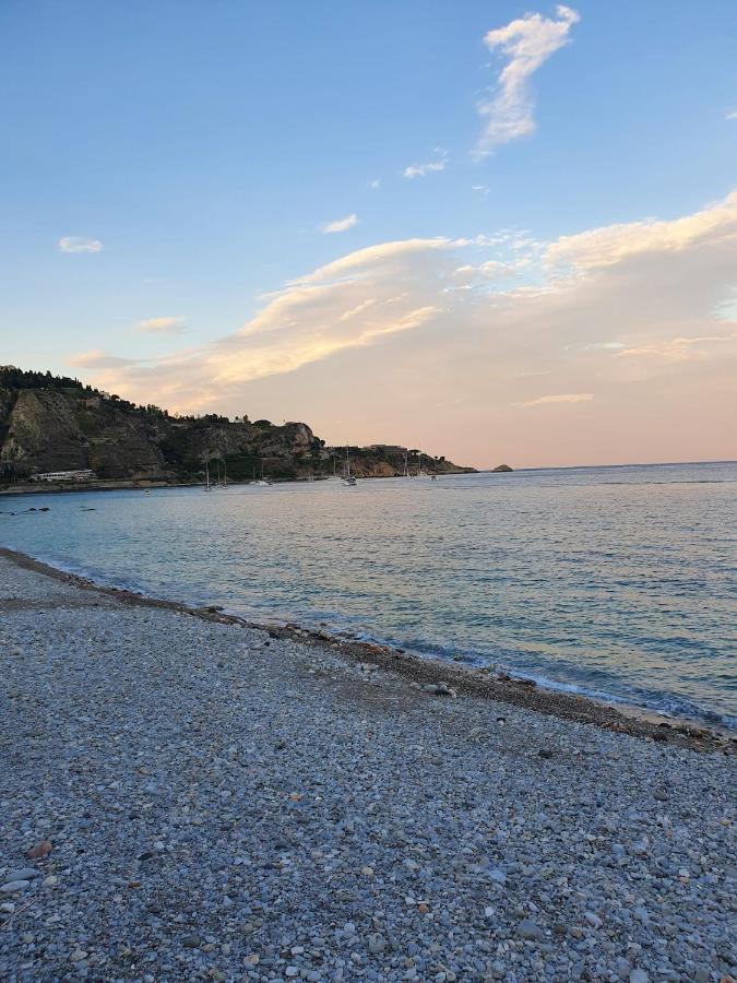 Il Cantone Del Faro Giardini-Naxos Exterior foto